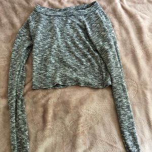 Gray crop top long sleeve